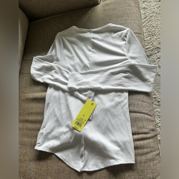 All in Motion Activewear White Long Sleeved Top Size M NWT - Picture 2 of 4